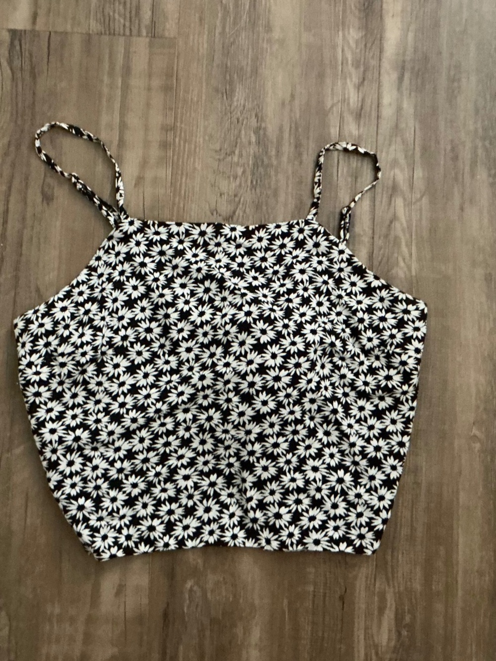 American Eagle black and white daisy print camisole crop top, size S